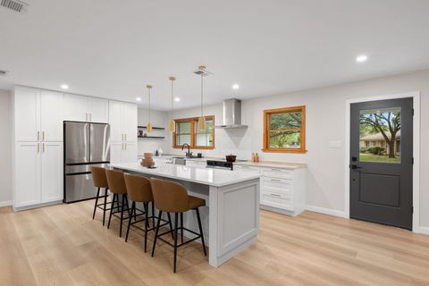 Tiny photo for 2710 Greenlawn PKWY, Austin, TX 78757 (MLS # 5511536)