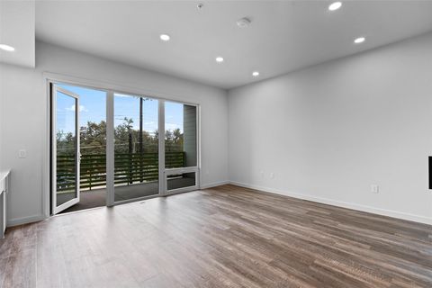 4004 Banister LN 203 Austin TX 78704