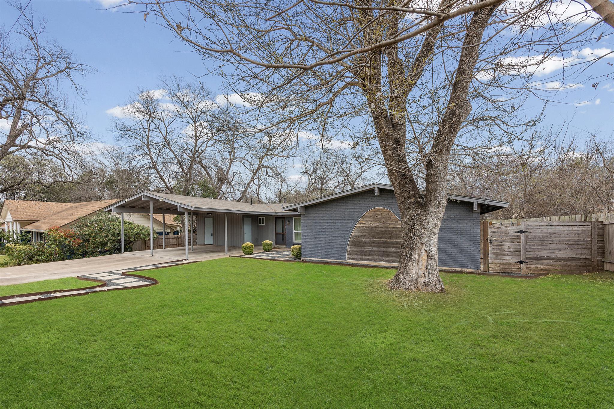 11301 Oakwood DR