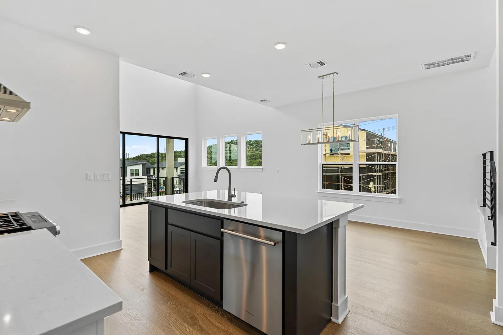 112 Pennybacker LN