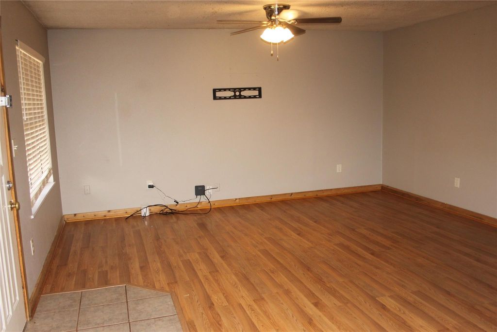 Photo of 1504 Lakeview DR, Lockhart, TX 78644 (MLS # 7197259)