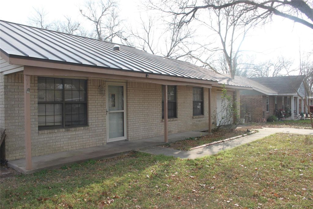 Photo of 1504 Lakeview DR, Lockhart, TX 78644 (MLS # 7197259)