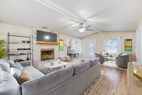 2114 Bel Air DR Taylor TX 76574