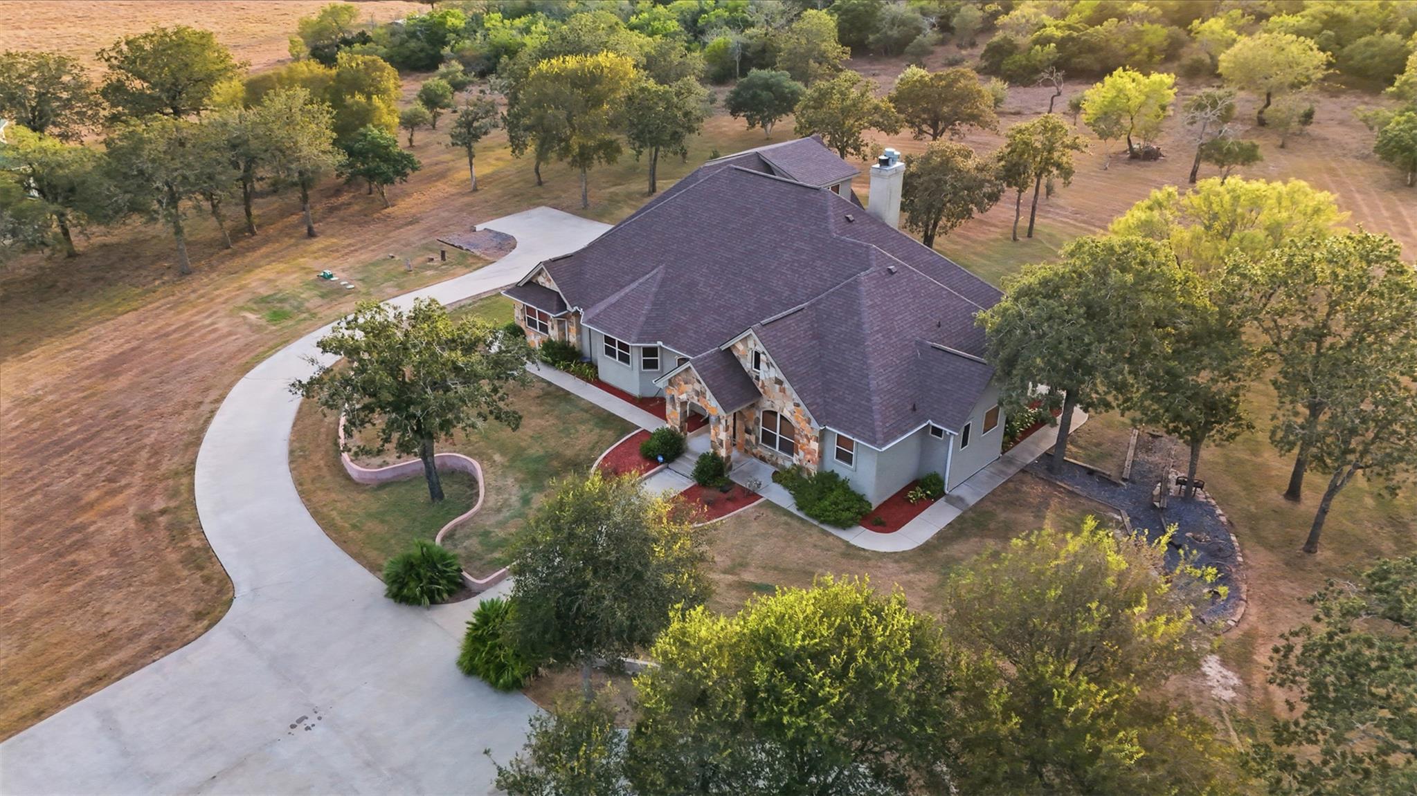 432 Creekwood DR