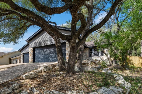 Photo of 253 Mooring CIR #B, Lakeway, TX 78734 (MLS # 1108242)