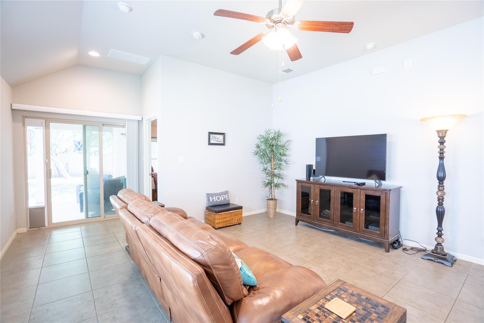 411 Tilly LN