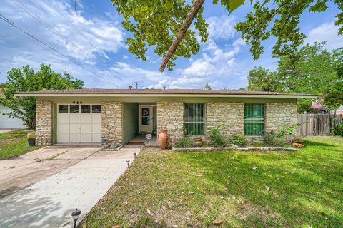 Photo of 914 Hermitage DR, Austin, TX 78753 (MLS # 7898446)