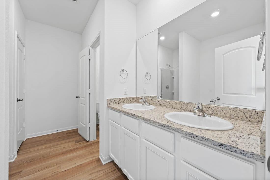 104 Captain Dooley LN