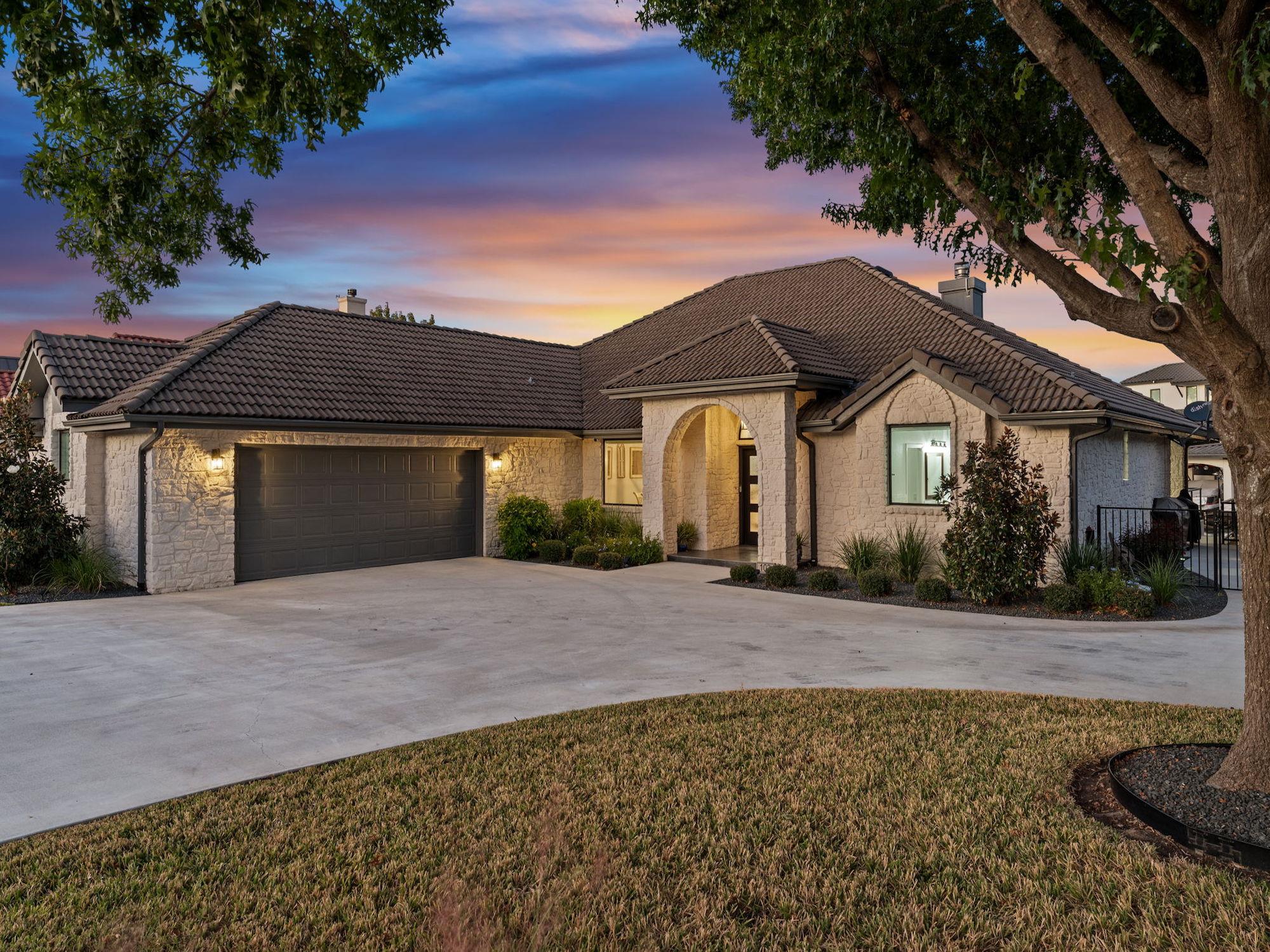 103 Waters Edge