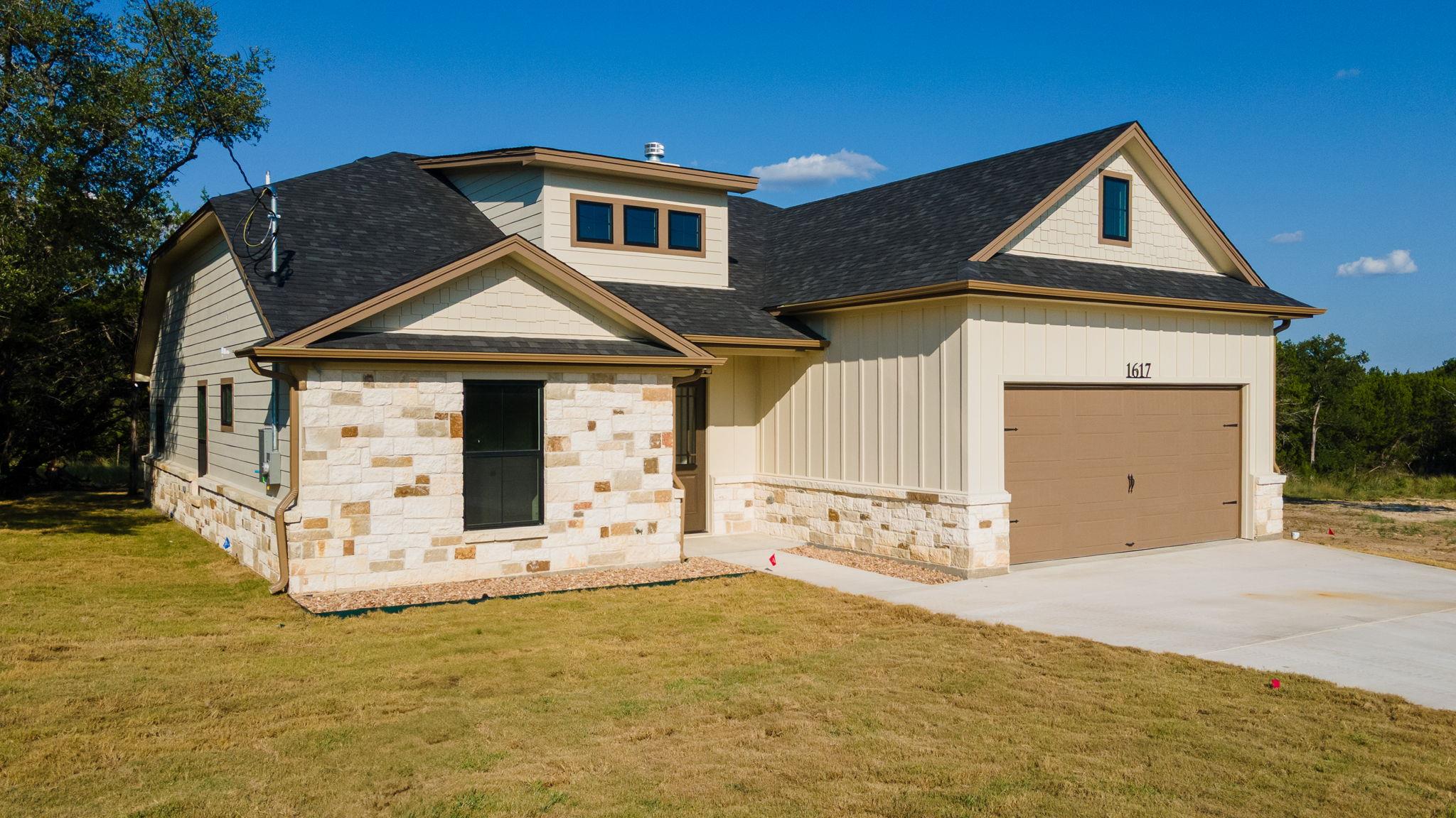 1617 Badger LN