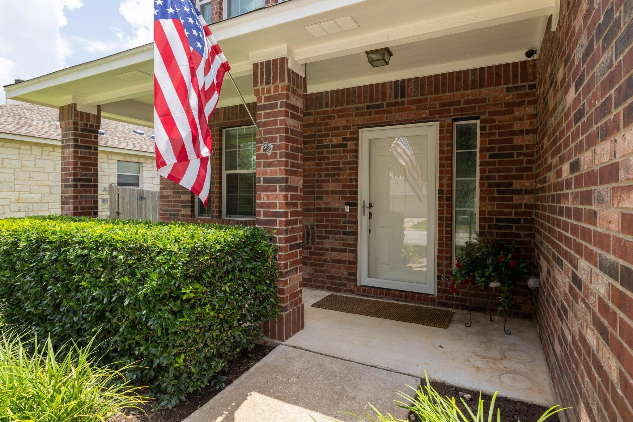1115 Henderson DR