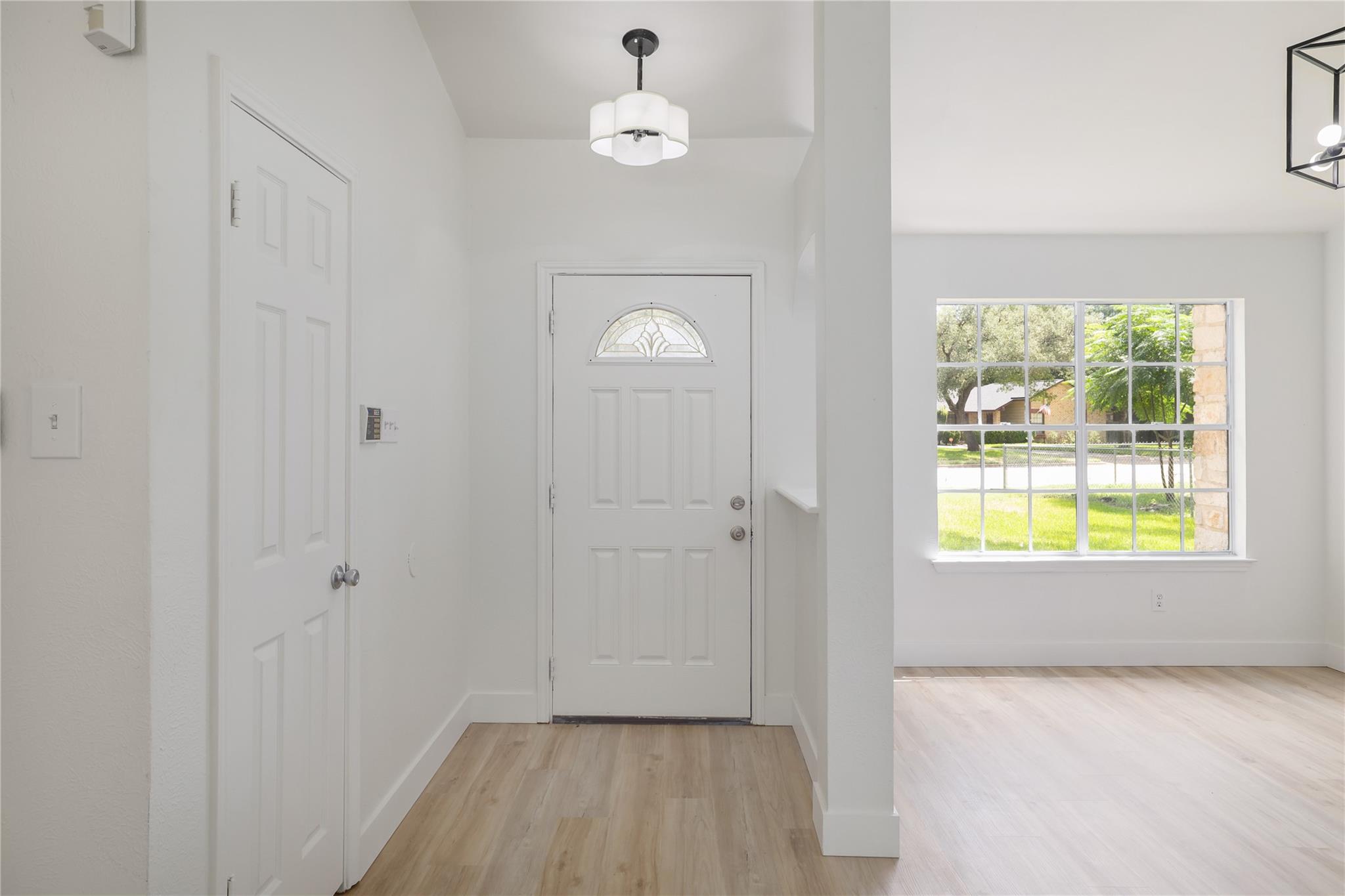 2502 W Messick LOOP