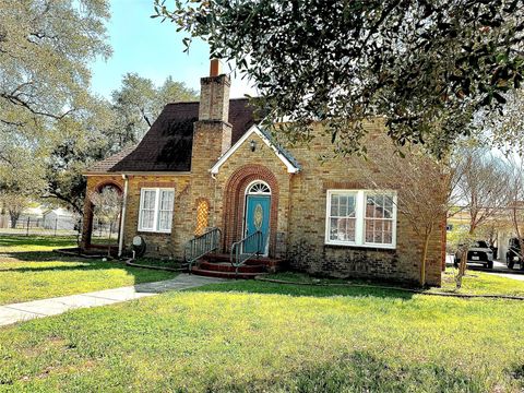 A home in Giddings