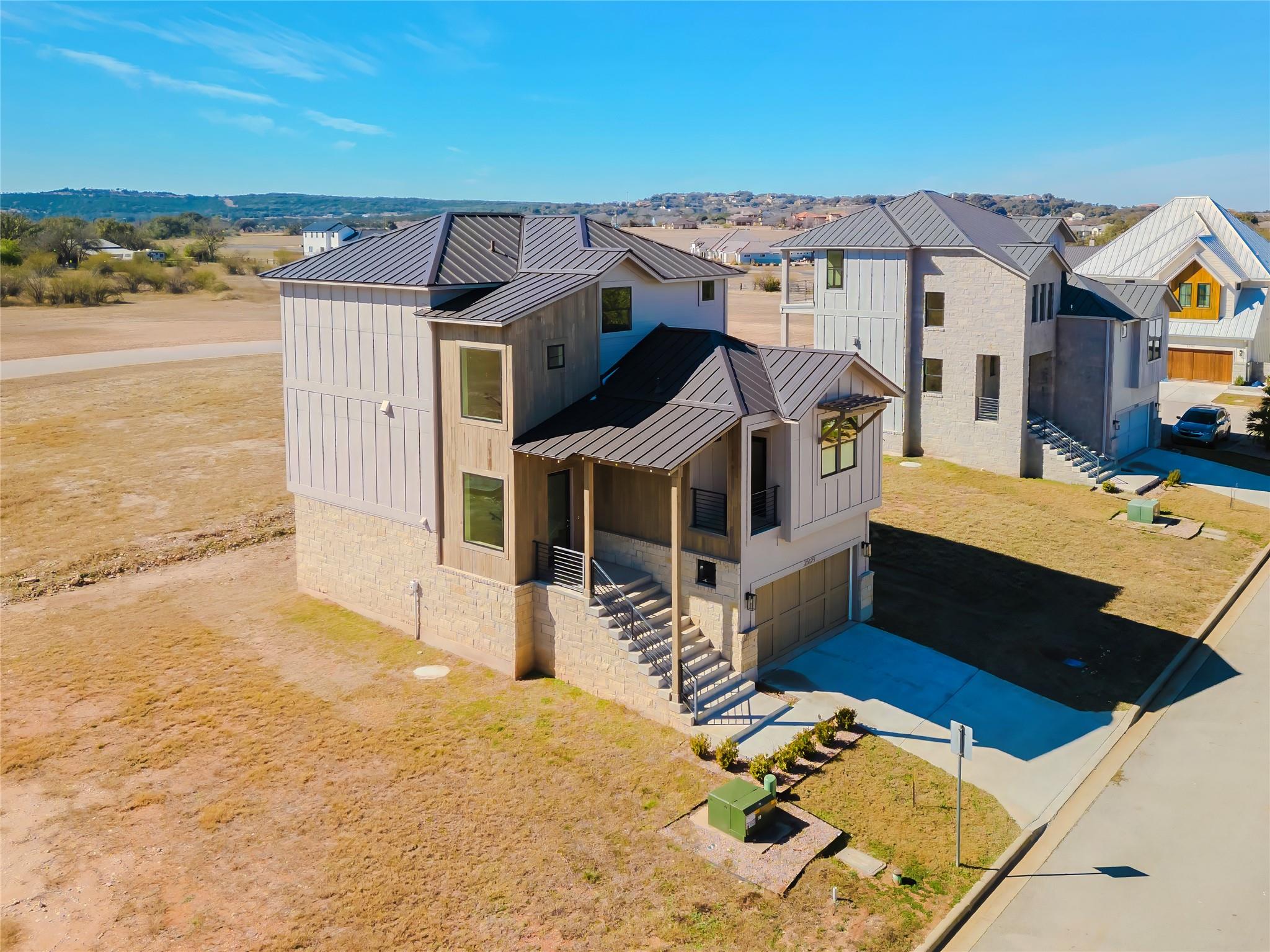 25829 Case LN 8