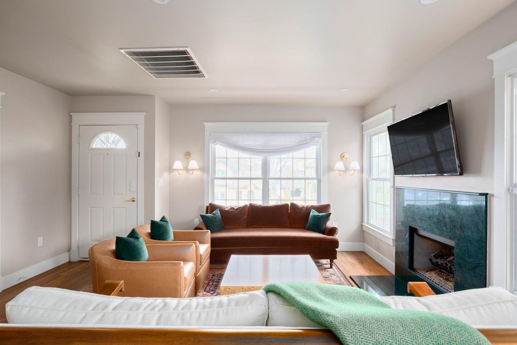 Photo of 2109 Travis Heights BLVD, Austin, TX 78704 (MLS # 7063576)