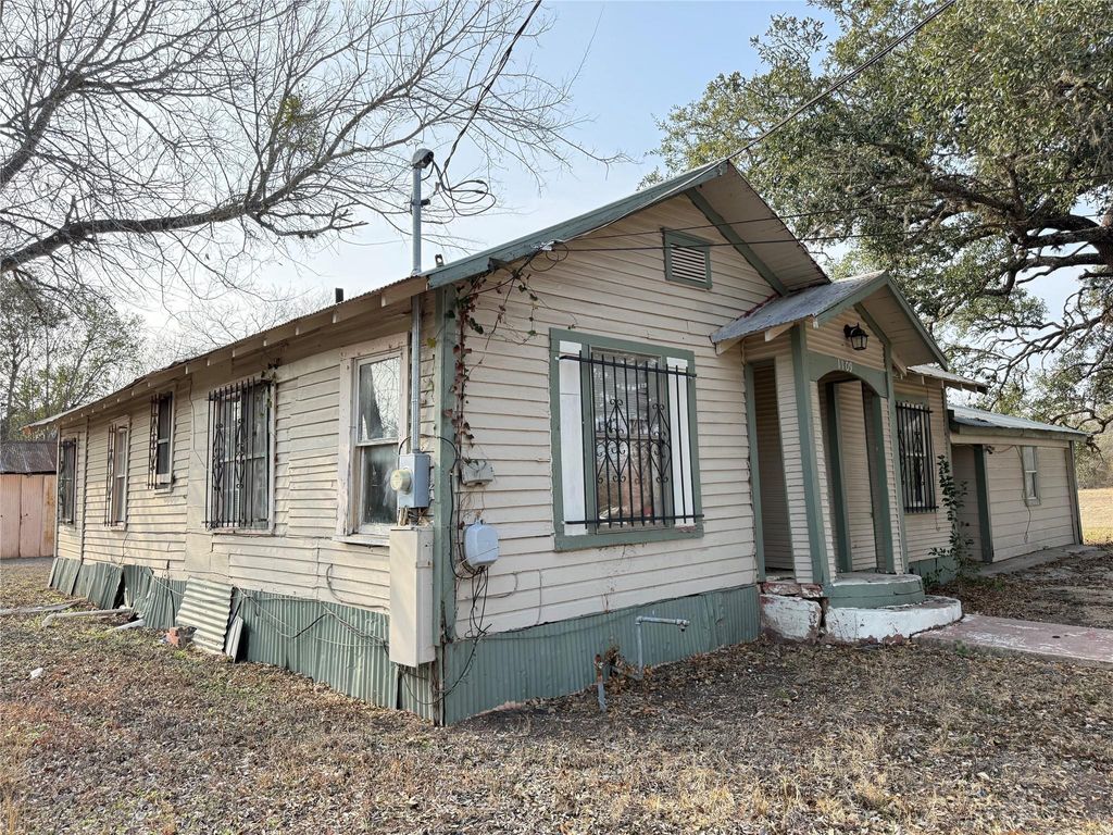Photo of 1109 Pecos ST, Lockhart, TX 78644 (MLS # 8293604)
