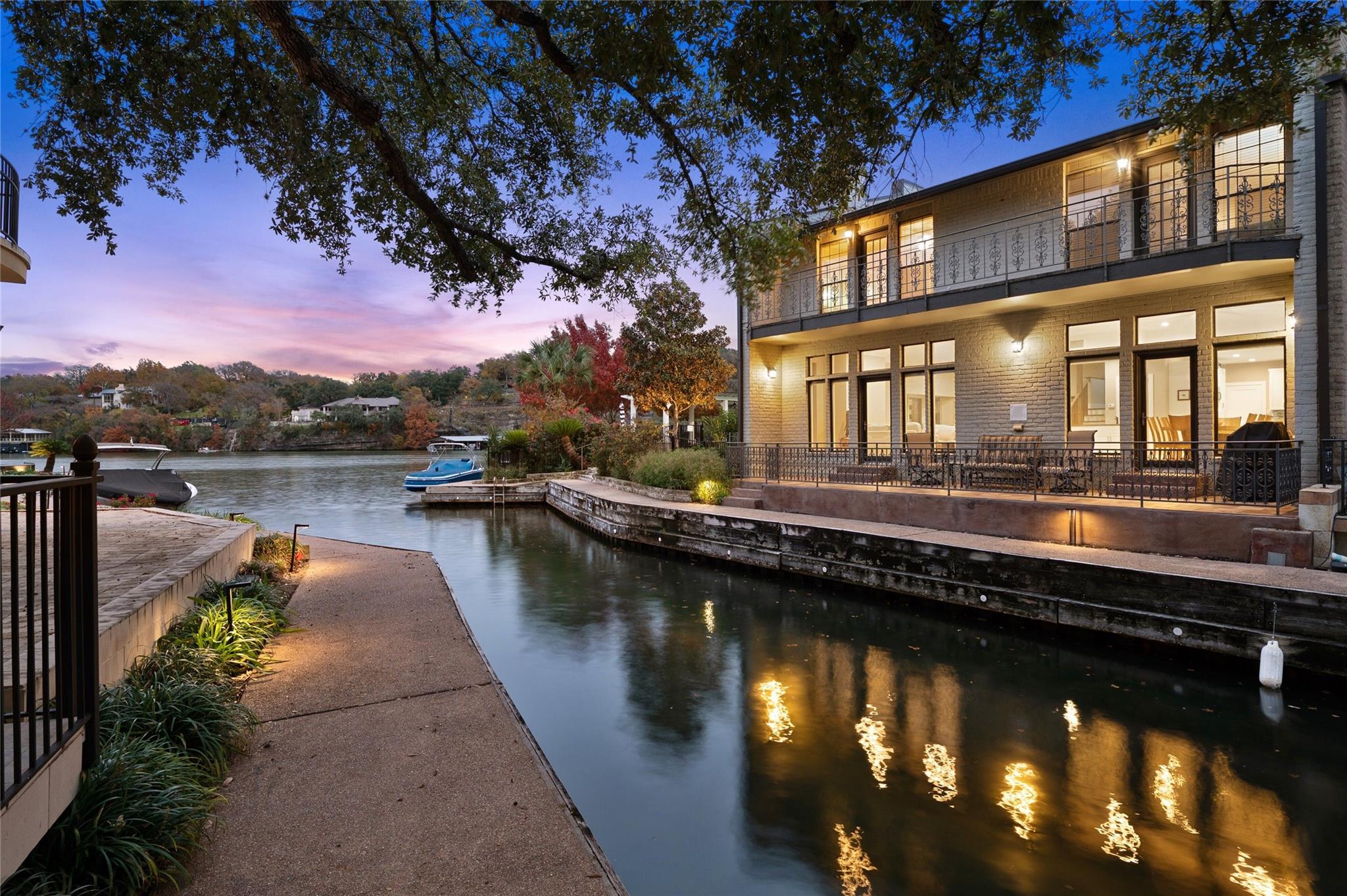 2419 Westlake DR

                                                                             Austin                                

                                    , TX - $3,500,000