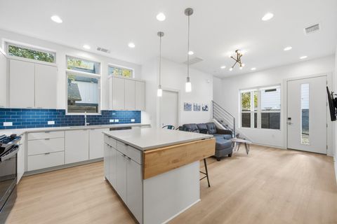 2811 Garwood Unit B ST B Austin TX 78702