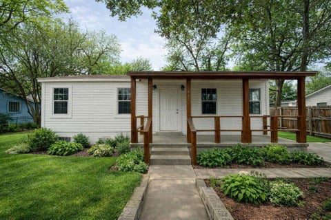 Photo of 4611 Milburn LN, Austin, TX 78702 (MLS # 2496958)