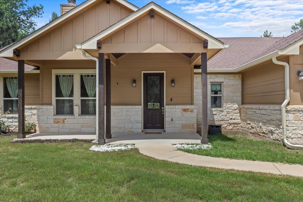 113 N Buckhorn DR