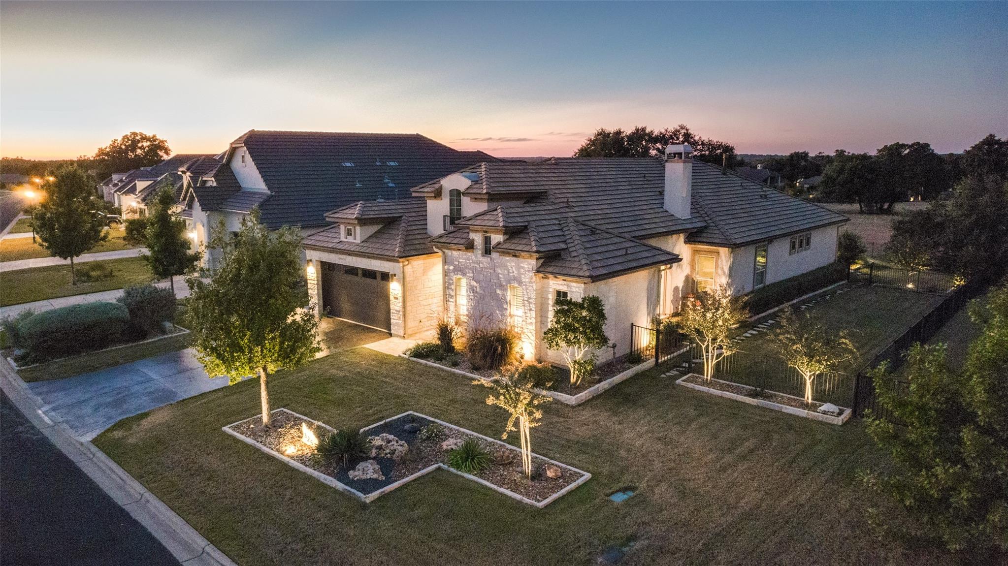 325 E Cimarron Hills TRL