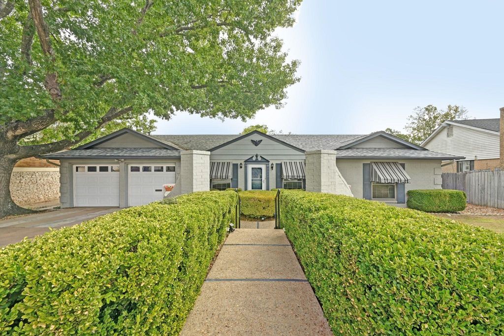 Photo for 7305 Berkman DR, Austin, TX 78752 (MLS # 8329424)