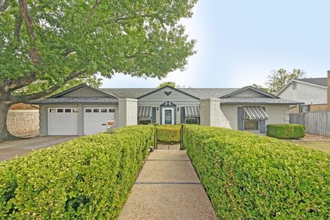 Photo of 7305 Berkman DR, Austin, TX 78752 (MLS # 8329424) Photo of 7305 Berkman DR, Austin, TX 78752 (MLS # 8329424)