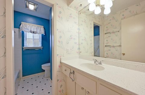 Tiny photo for 7305 Berkman DR, Austin, TX 78752 (MLS # 8329424)