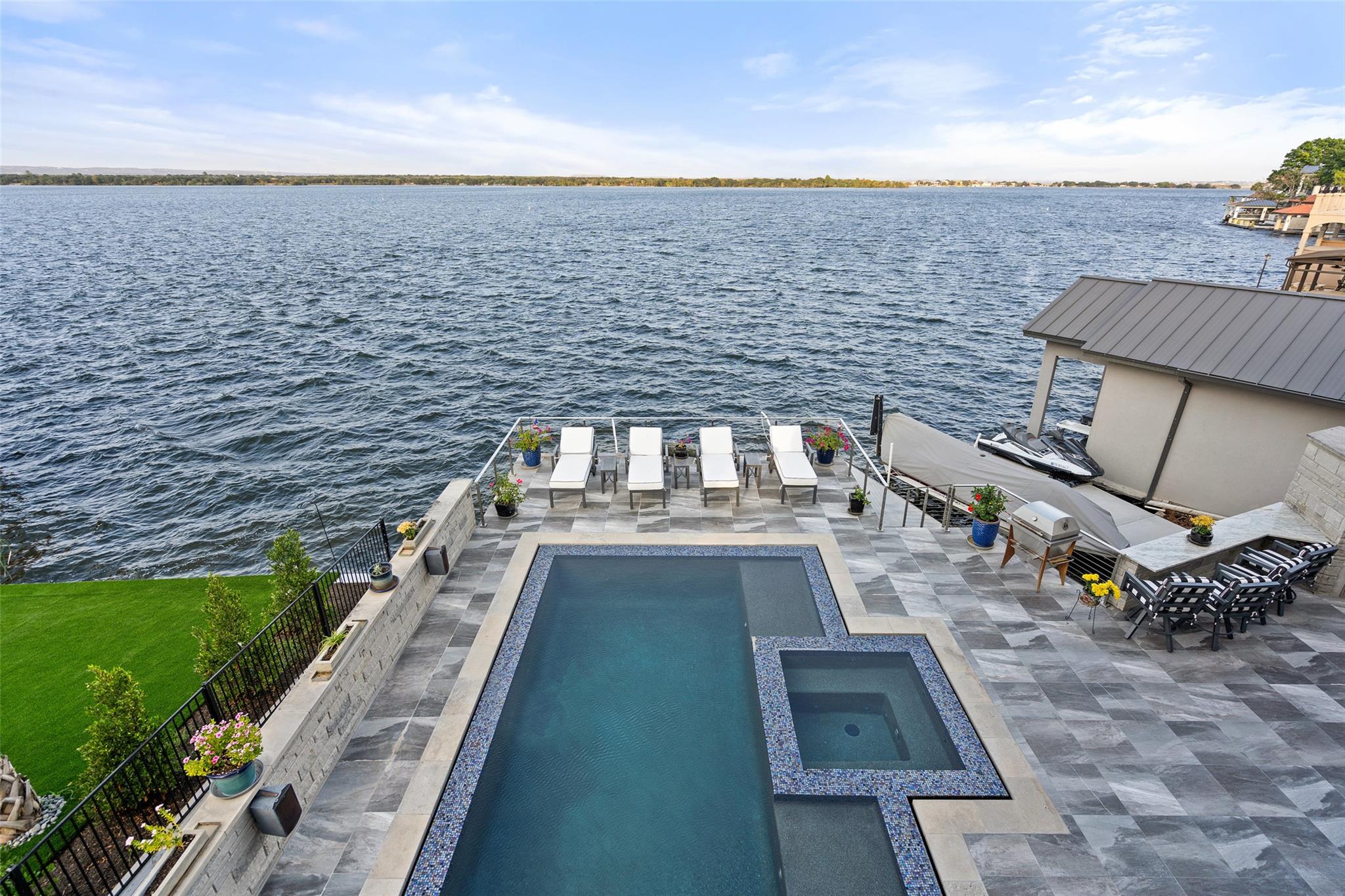 402 Lighthouse DR