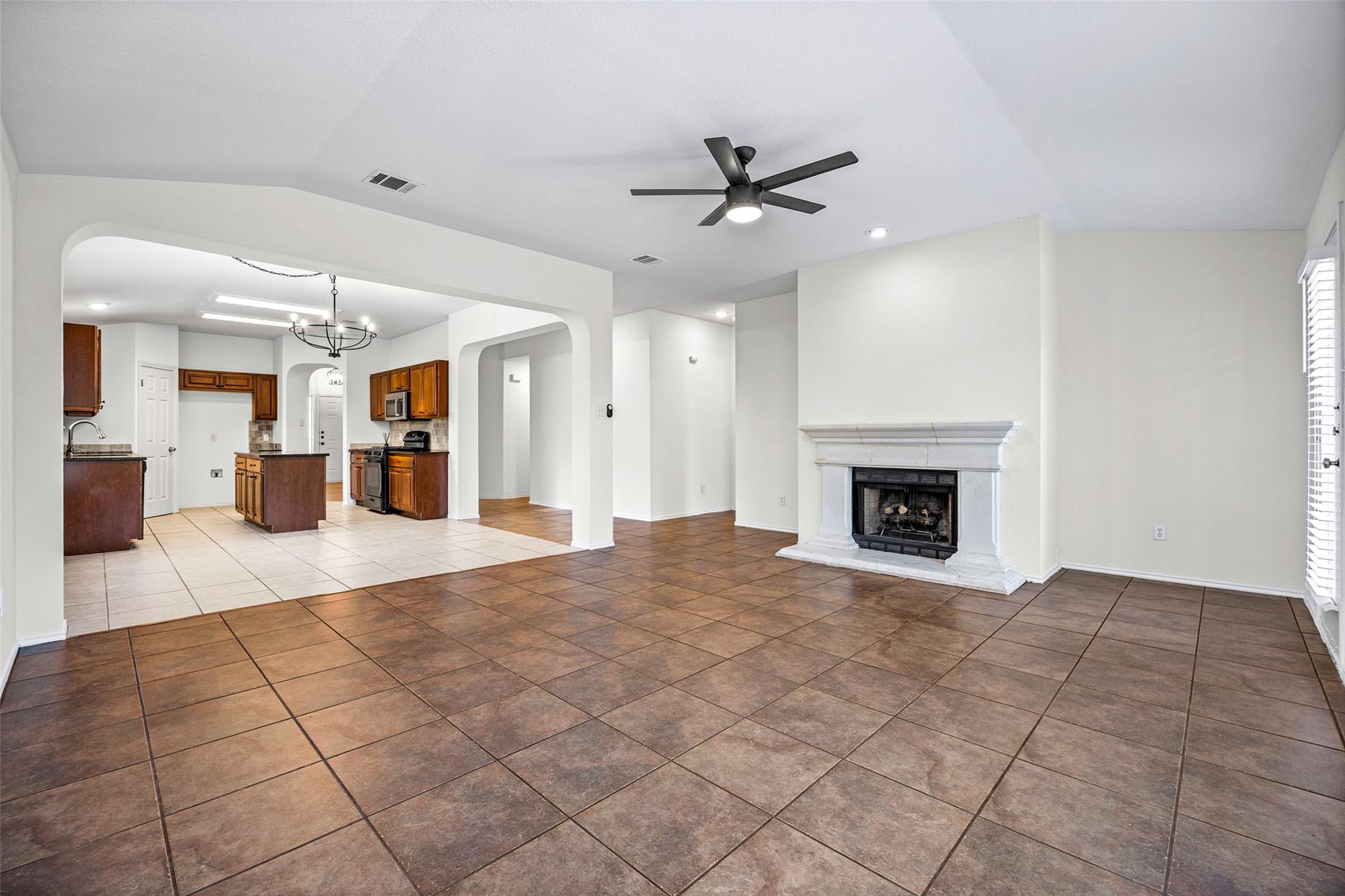 1408 Meghan DR