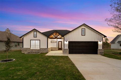 Photo of 111 Kukui CT, Bastrop, TX 78602 (MLS # 2230782)