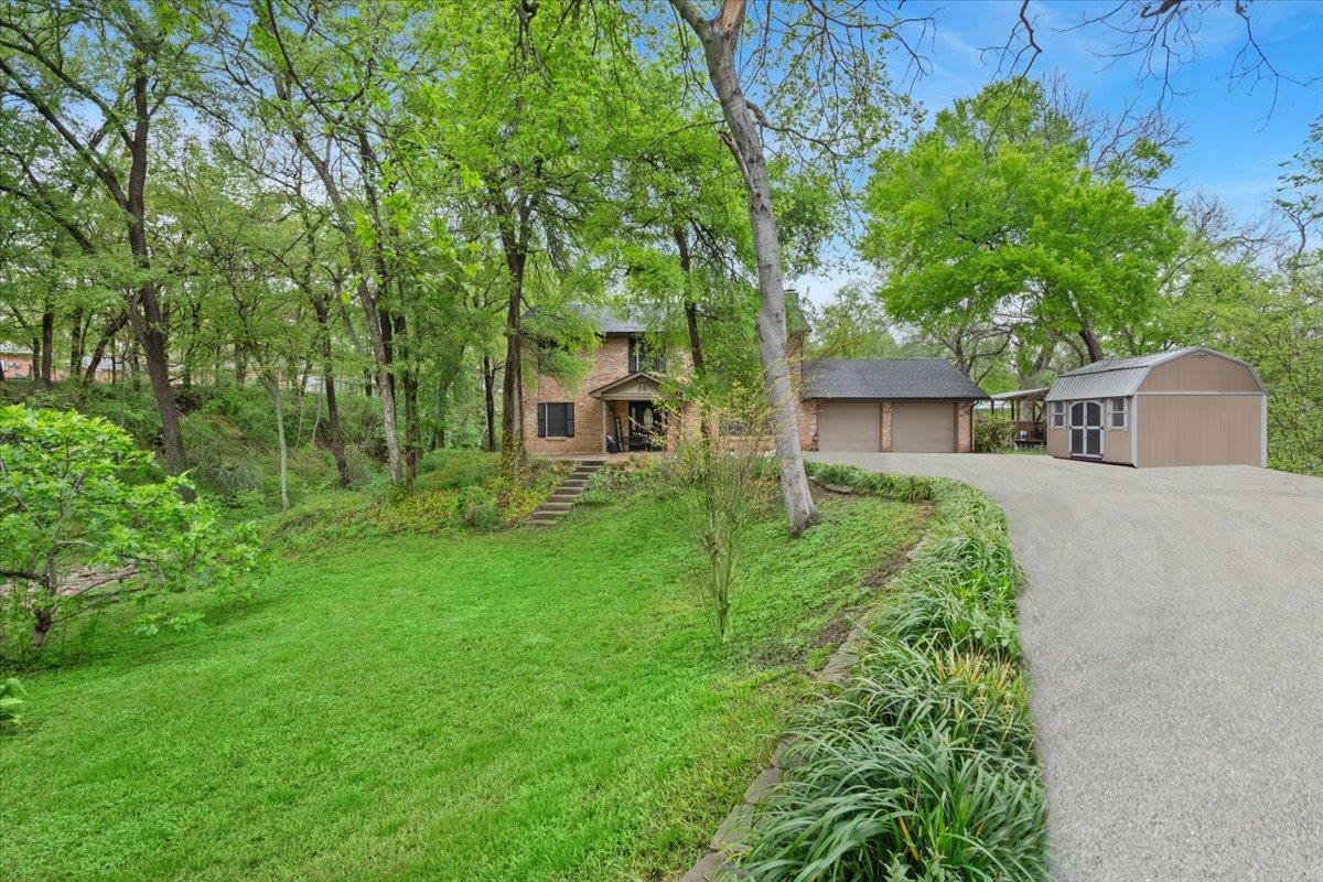 102 Elm DR