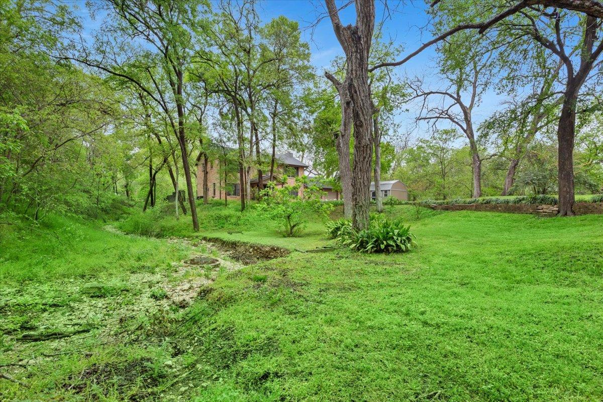 102 Elm DR