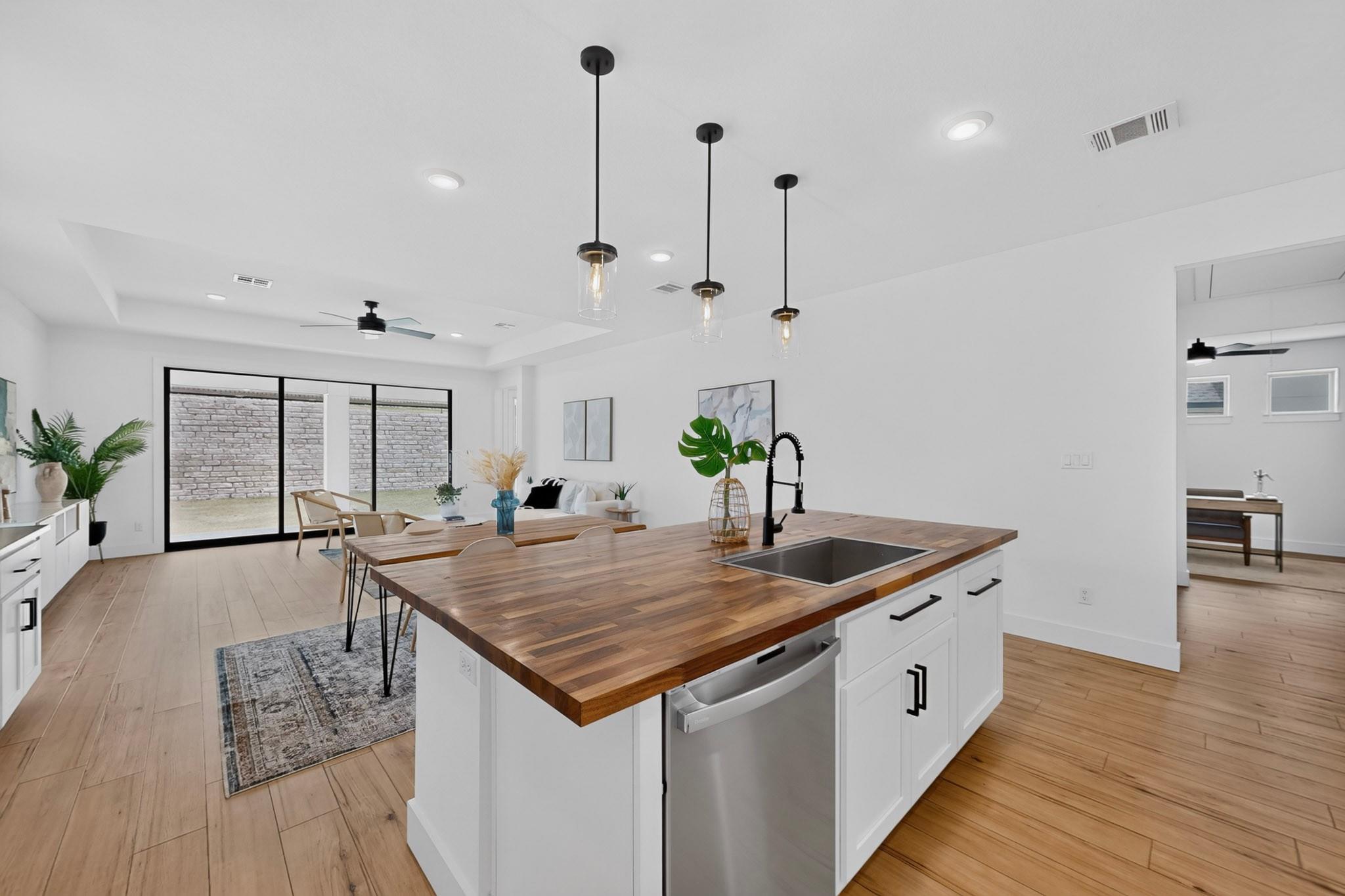 1340 Castalo LN