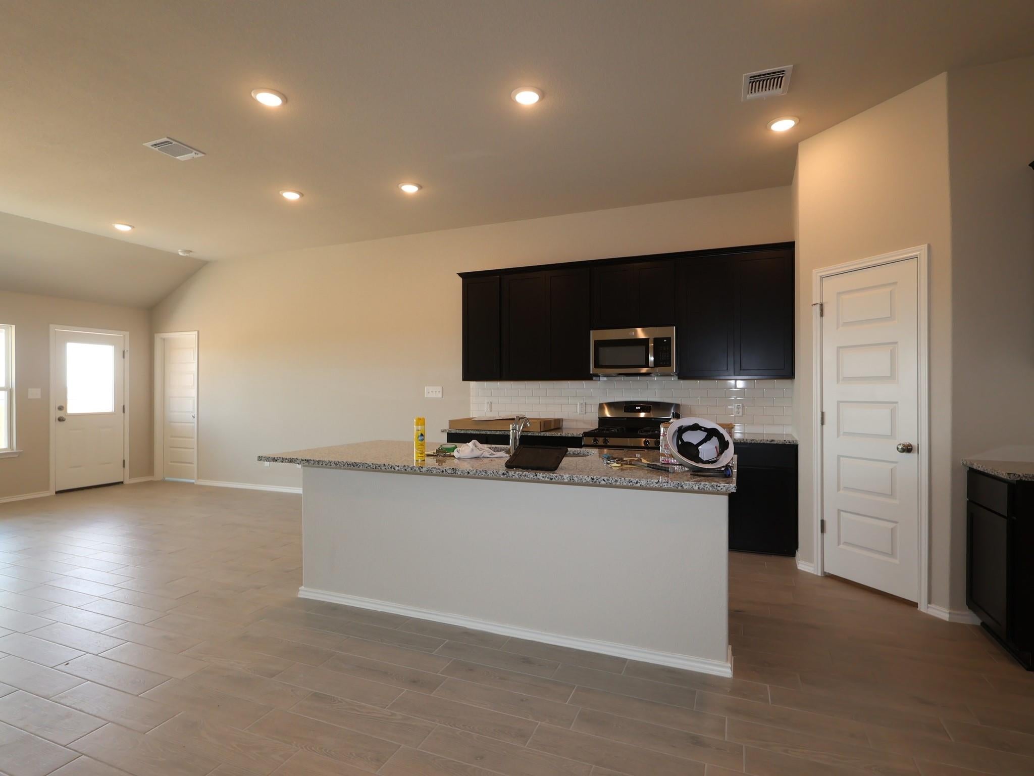 13501 Van Hollen RD