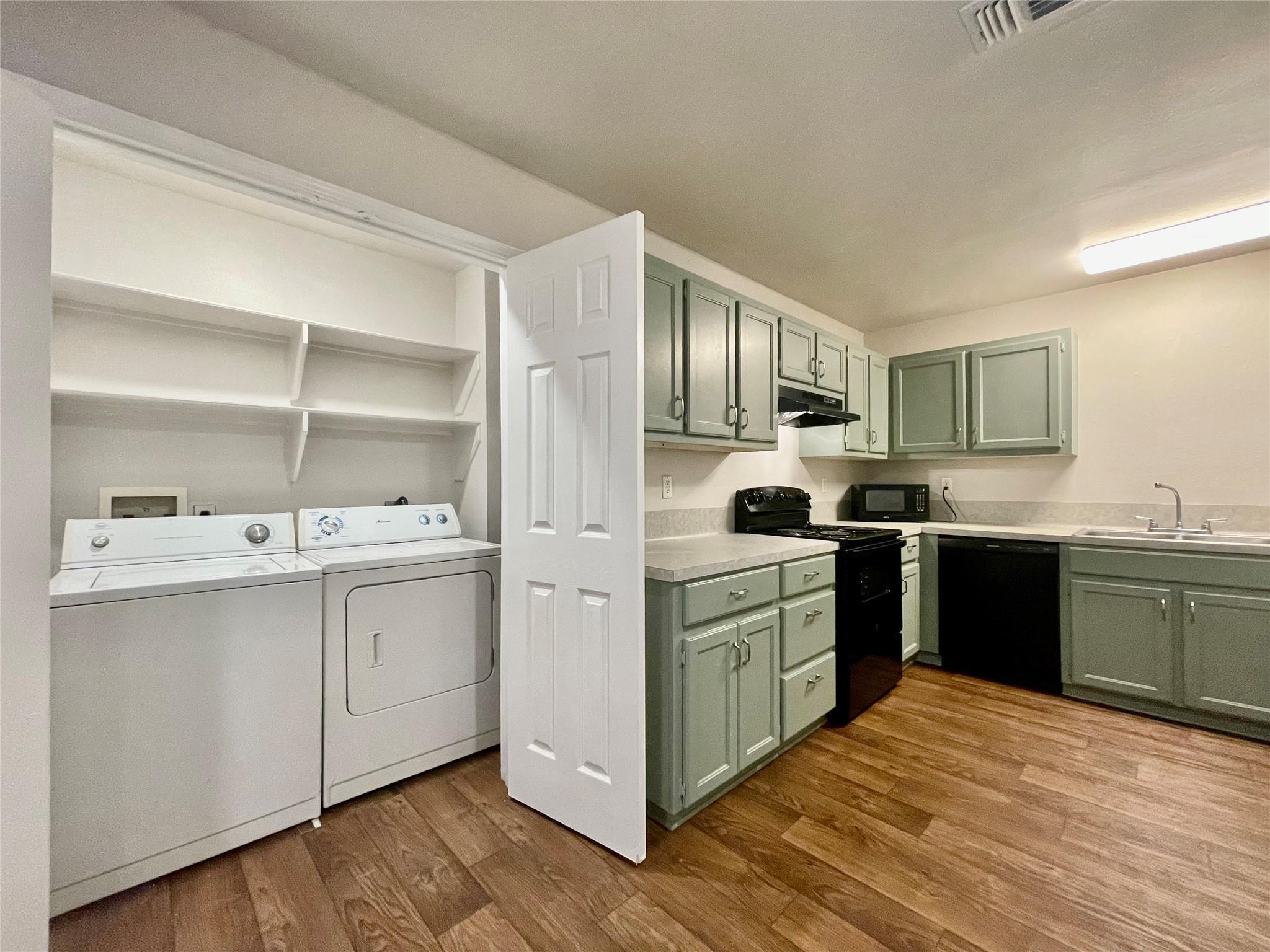 1009-1019 Advance ST