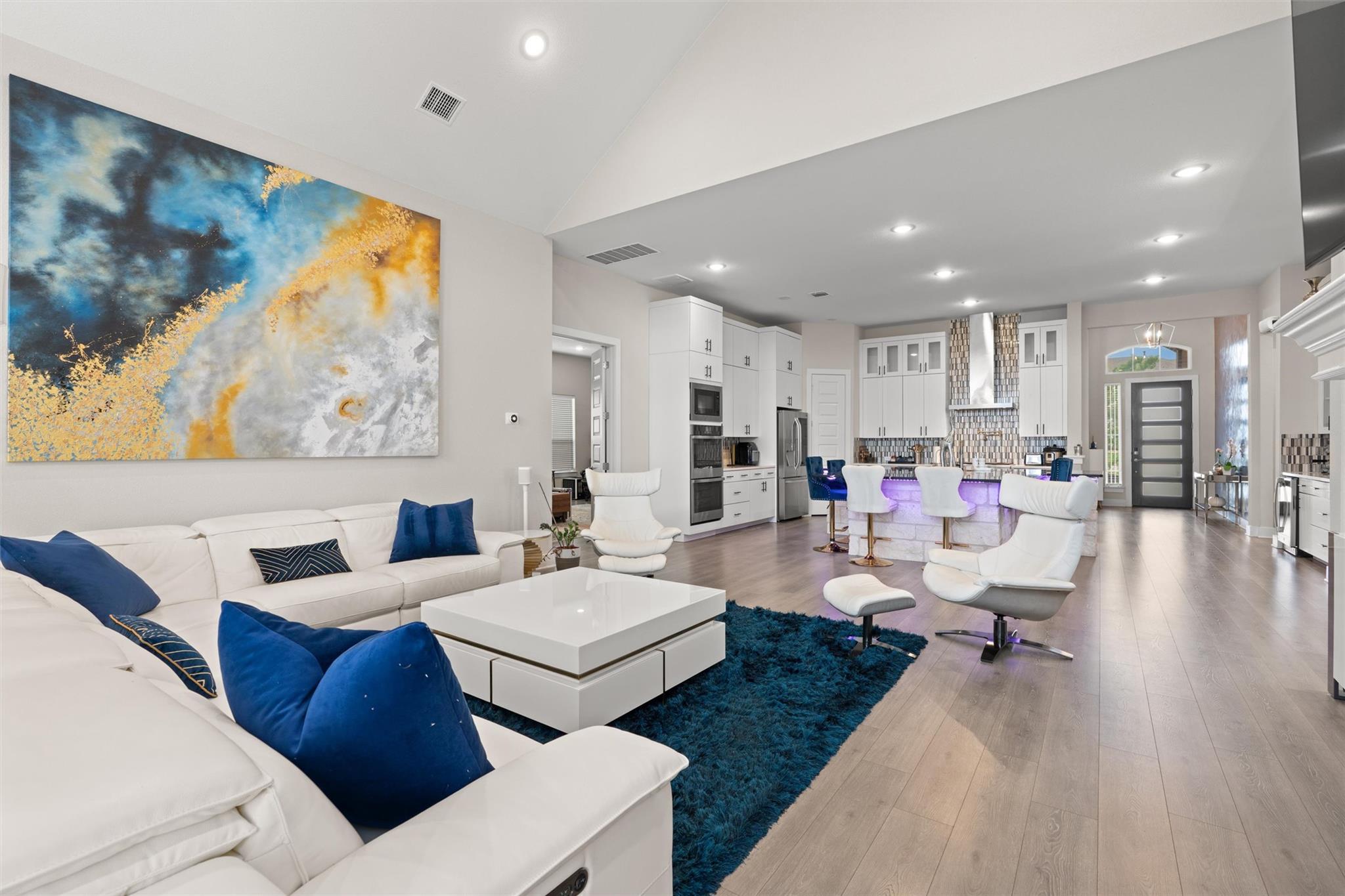 3820 Winnie PL