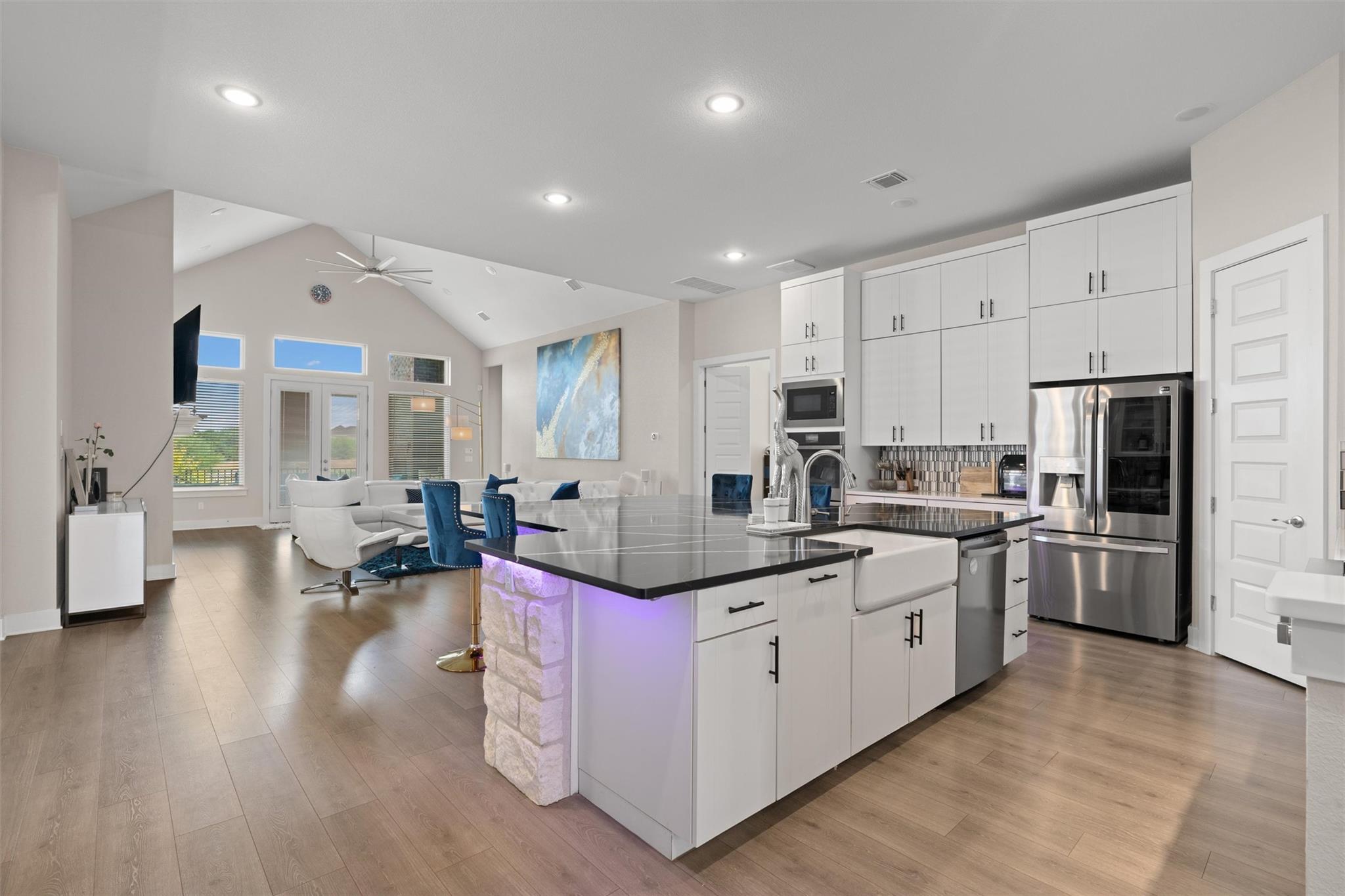 3820 Winnie PL