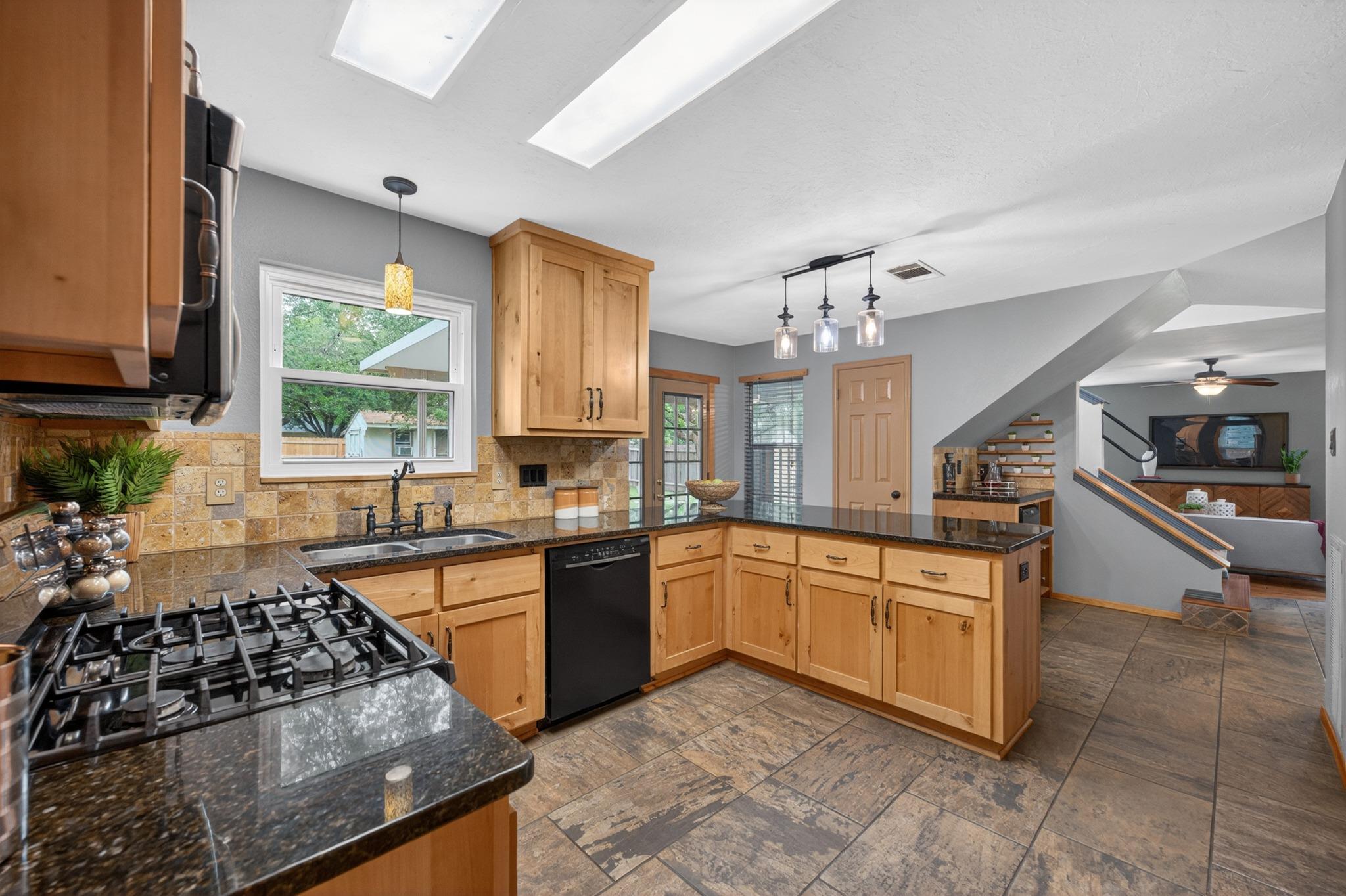 1200 Mountain View DR