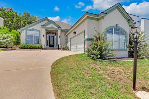 Photo of 207 golf crest LN, Lakeway, TX 78734 (MLS # 3902143) Photo of 207 golf crest LN, Lakeway, TX 78734 (MLS # 3902143)