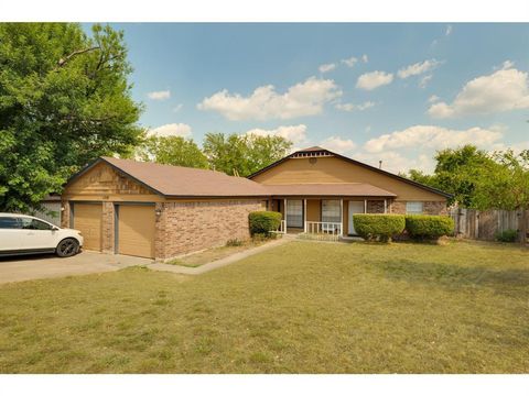 Photo of 11919 Sunhillow BND #B, Austin, TX 78758 (MLS # 7654979)