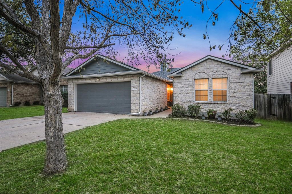 Photo of 2124 Coats CIR, Austin, TX 78748 (MLS # 1310083)
