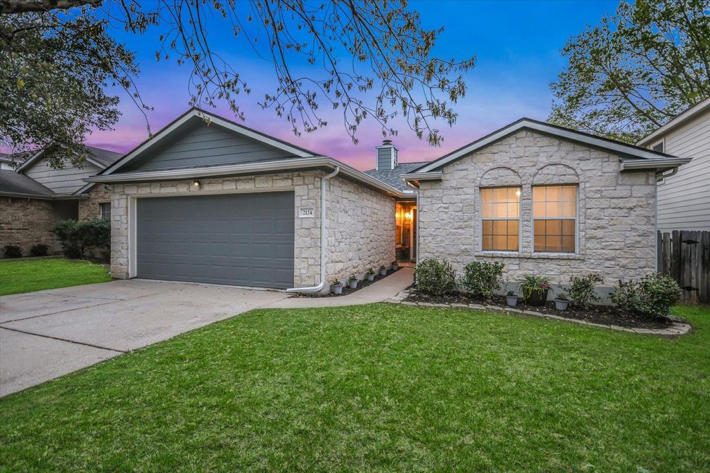 Photo of 2124 Coats CIR, Austin, TX 78748 (MLS # 1310083)