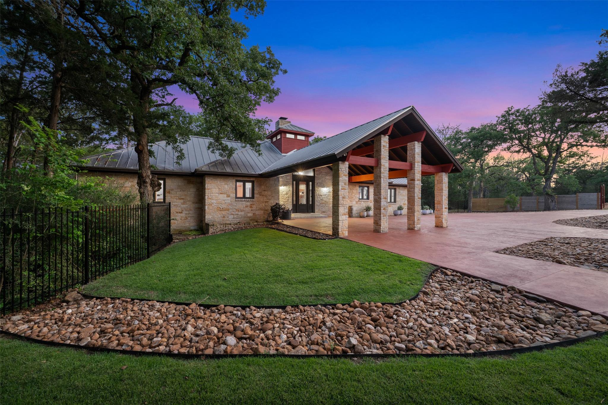1304 E State Highway 71