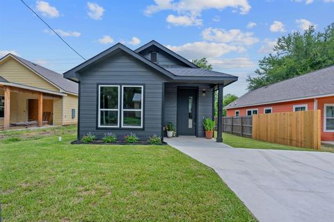 Photo of 738 Chihuahua ST, Lockhart, TX 78644 (MLS # 9466389)