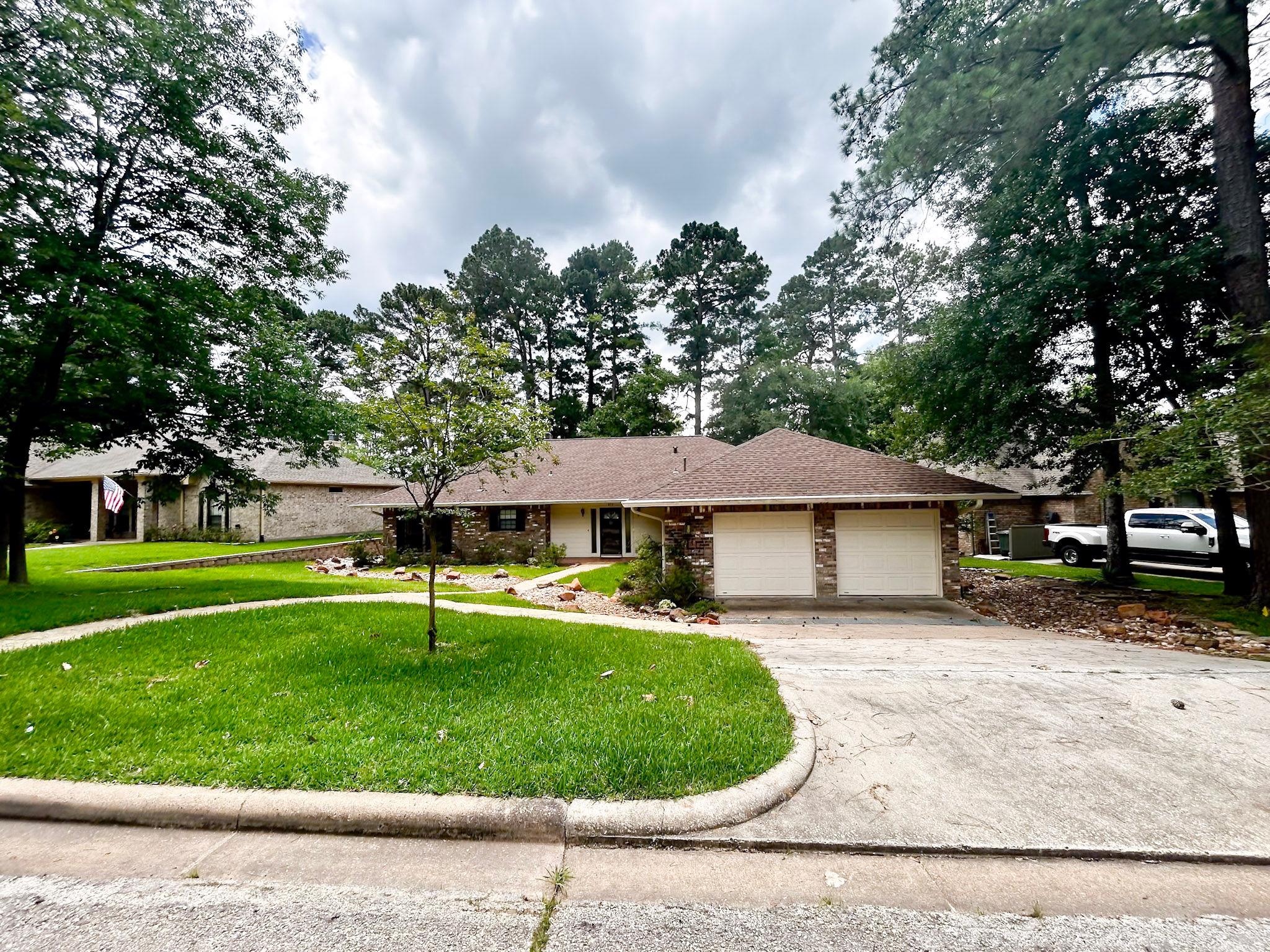 813 River Oaks DR