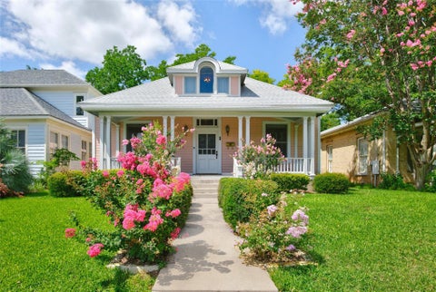 Photo of 812 W 10th ST, Austin, TX 78701 (MLS # 5212873)