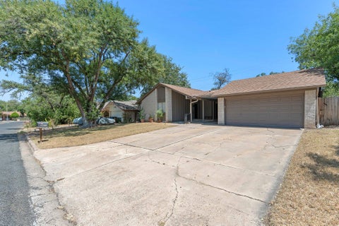 Photo of 9011 Quail Valley DR #A, Austin, TX 78758 (MLS # 7371758)