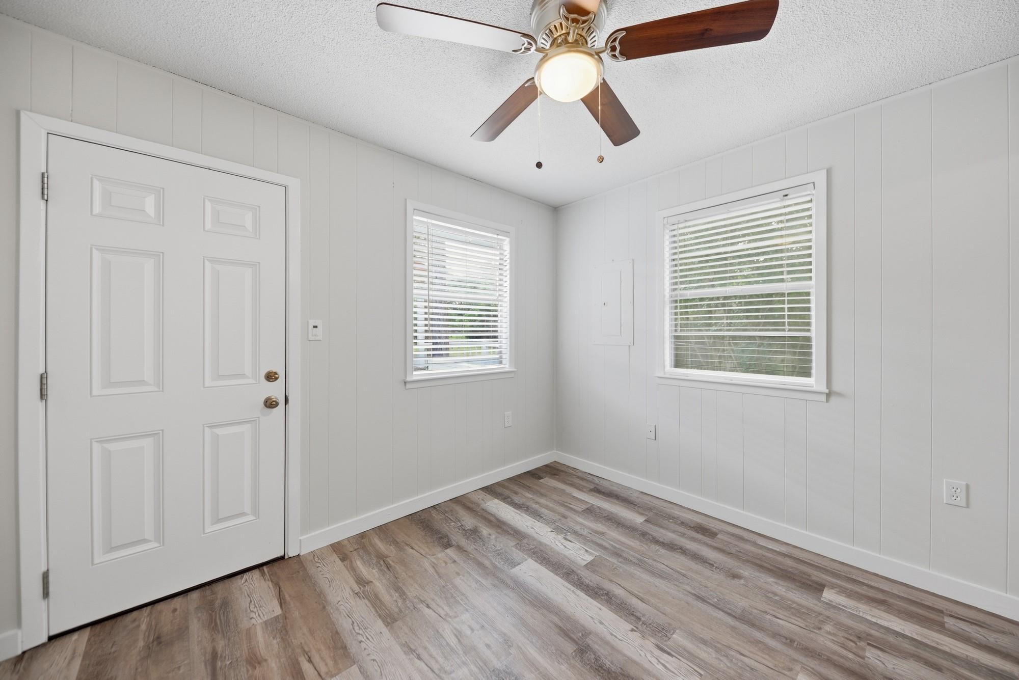 9481 Lake Forest CIR