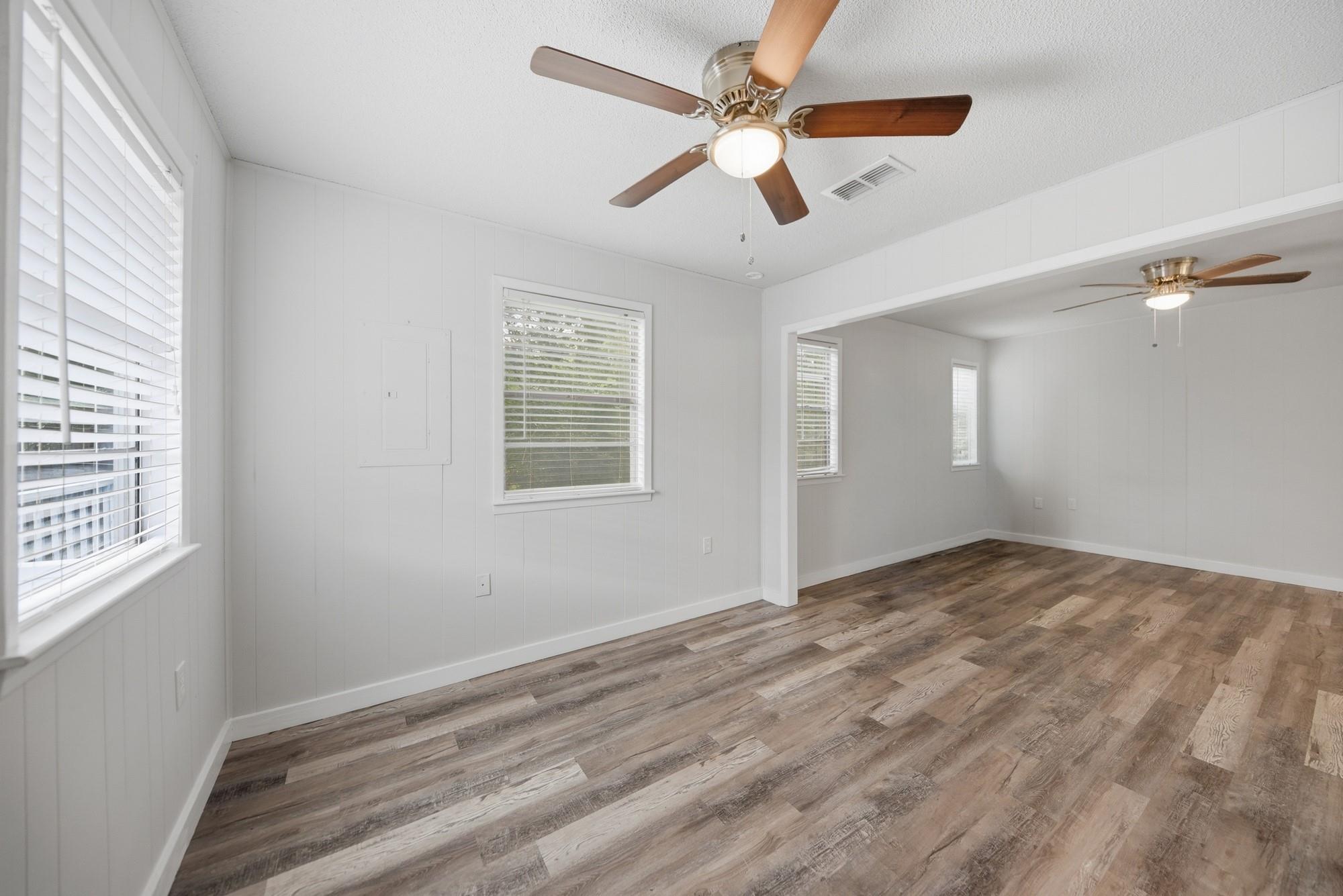 9481 Lake Forest CIR